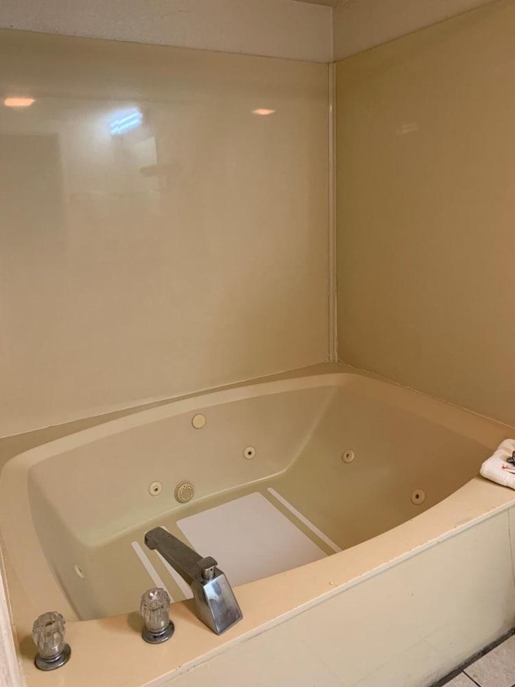 Zainee Inc Budgetel Inn And Suites Augusta Exteriér fotografie