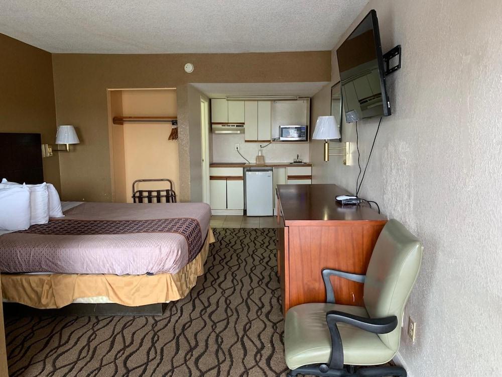 Zainee Inc Budgetel Inn And Suites Augusta Exteriér fotografie